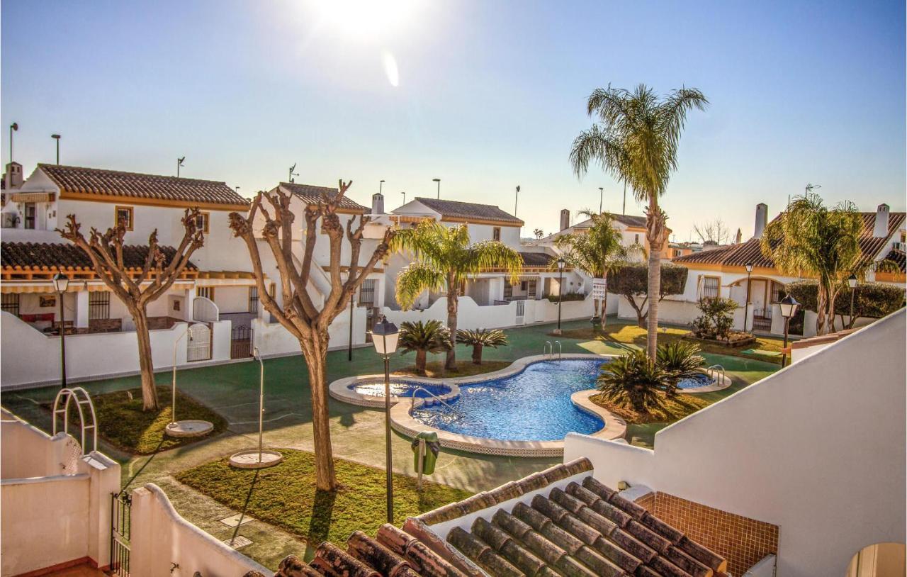 4 Bedroom Cozy Home In Pilar De La Horadada Exterior photo